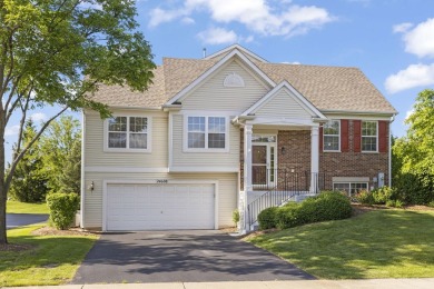 Lake Townhome/Townhouse Sale Pending in Plainfield, Illinois