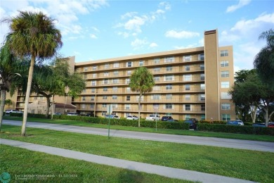 Sailboat Lake Condo For Sale in Deerfield Beach Florida