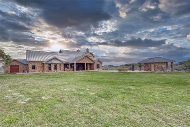 Step into a world of luxury and tranquility at 1901 Glenoak Dr - photo 4