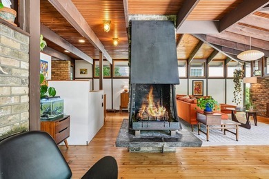 One of a Kind Mid-Century Modern home designed by renowned - photo 10