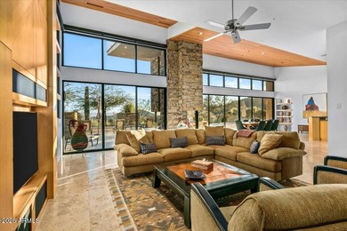 Experience refined desert living in this exceptional Desert - photo 2