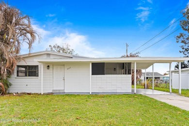 Move-in ready 2-bedroom, 1.5-bath home featuring a beautifully - photo 1