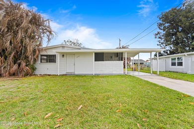 Move-in ready 2-bedroom, 1.5-bath home featuring a beautifully - photo 2