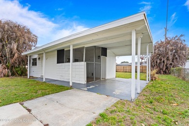 Move-in ready 2-bedroom, 1.5-bath home featuring a beautifully - photo 4