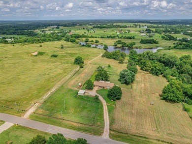 (private lake, pond, creek) Home For Sale in Noble Oklahoma