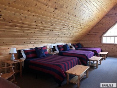 Beautiful cabin located near the Island Park Golf Course! With - photo 11