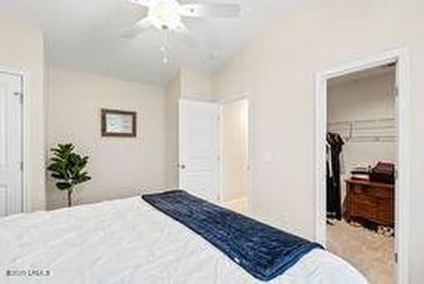 Like-new, beautifully furnished corner townhouse offering 3 - photo 13
