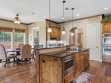 Rare find! Own one of the best lots in the main Castle Hills! - photo 19