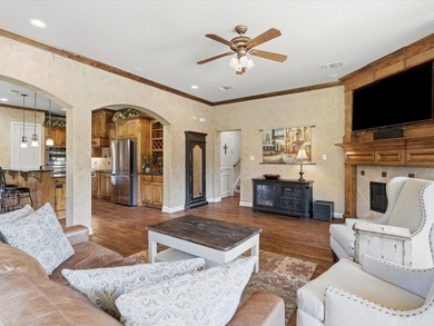Rare find! Own one of the best lots in the main Castle Hills! - photo 23