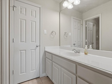 Rare find! Own one of the best lots in the main Castle Hills! - photo 36