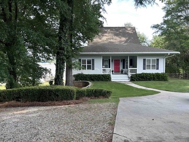 Great home on the best part of Lake Oconee facing the National - photo 2