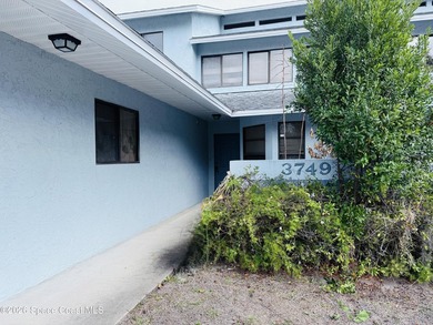Discover the perfect blend of space and potential in this 3-bed - photo 2