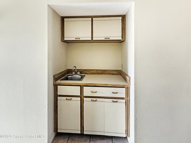 Discover the perfect blend of space and potential in this 3-bed - photo 6