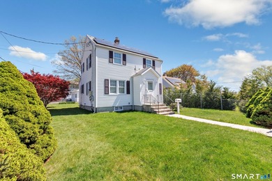 Welcome to 1400 Reservoir Avenue! This updated colonial in the - photo 5