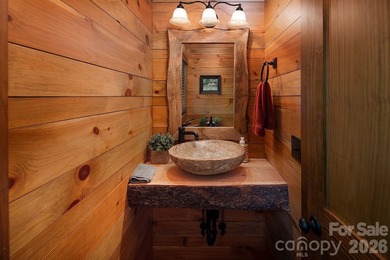 Stunning Fully Furnished Custom Lakefront Retreat with Luxury - photo 18