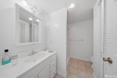 Well-maintained 4-unit building on a quiet SOMA street with - photo 18