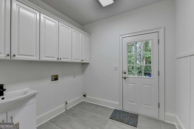 Welcome to this beautifully UPDATED and REMODELED 5-bedroom, 4 - photo 24