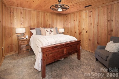 Stunning Fully Furnished Custom Lakefront Retreat with Luxury - photo 28