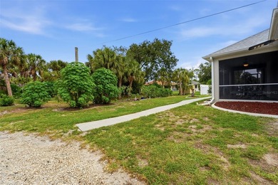 Custom-built home on 4 CLEARED LOTS with beautiful, manicured - photo 34