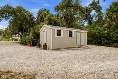 Custom-built home on 4 CLEARED LOTS with beautiful, manicured - photo 36
