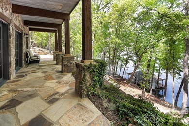 Stunning Fully Furnished Custom Lakefront Retreat with Luxury - photo 46