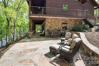 Stunning Fully Furnished Custom Lakefront Retreat with Luxury - photo 47