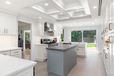 This warm and welcoming home offers a spacious layout with - photo 22
