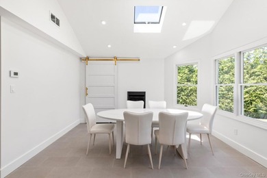 This warm and welcoming home offers a spacious layout with - photo 23