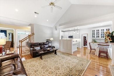 Beautifully maintained one-owner home in a quiet, established - photo 14