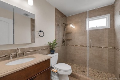 Welcome to 27 Radcliffe Rd, an immaculate and meticulously - photo 15