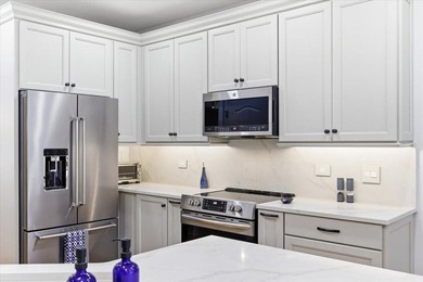 Beautifully maintained one-owner home in a quiet, established - photo 18