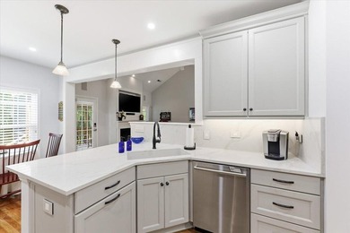Beautifully maintained one-owner home in a quiet, established - photo 20