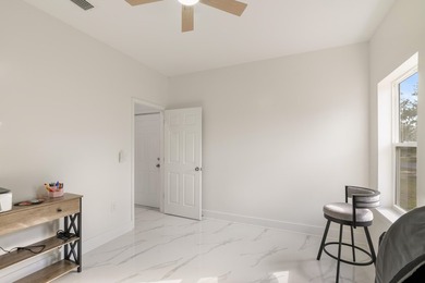 Modern Farmhouse on a Corner Lot, walking Distance to the Boat - photo 23