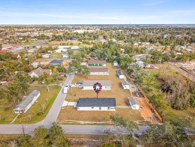 Modern Farmhouse on a Corner Lot, walking Distance to the Boat - photo 35