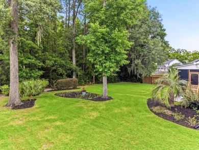 Beautifully maintained one-owner home in a quiet, established - photo 47