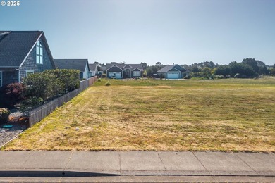 Imagine your ideal coastal retreat on this exceptional .15-acre - photo 2