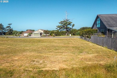Imagine your ideal coastal retreat on this exceptional .15-acre - photo 3