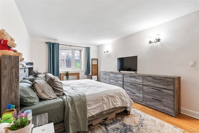 Spacious living in the city is possible! This fully updated - photo 12