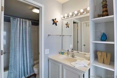 Incredible views and a 14x36 boat slip! Top-floor 3BR/2BA condo - photo 15
