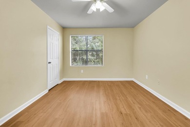 Welcome to your dream home! This beautifully renovated - photo 15