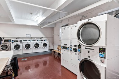 Spacious living in the city is possible! This fully updated - photo 15