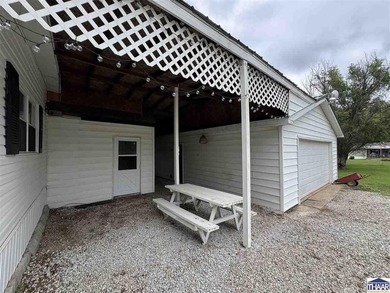 Looking for Lake life? This well-groomed 2-bedroom, 1.5 bathroom - photo 18