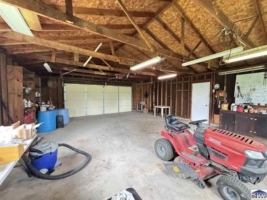 Looking for Lake life? This well-groomed 2-bedroom, 1.5 bathroom - photo 19
