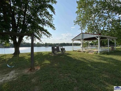 Looking for Lake life? This well-groomed 2-bedroom, 1.5 bathroom - photo 22