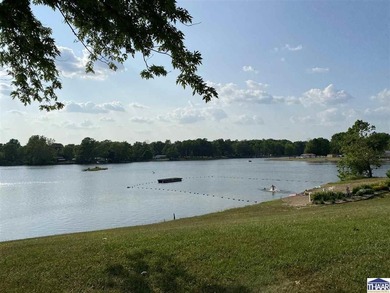 Looking for Lake life? This well-groomed 2-bedroom, 1.5 bathroom - photo 24