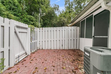 Welcome to your dream home! This beautifully renovated - photo 33