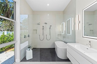 This Stunning Belleair Home has Hollywood Hills written all over - photo 35