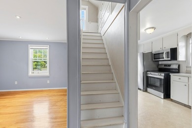 Thoughtfully updated and full of character, this classic North - photo 7