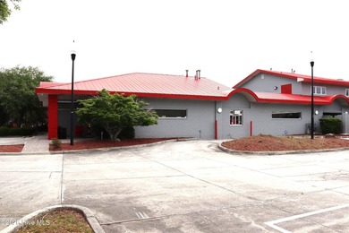This beautifully renovated 7900 square foot restaurant facility - photo 9
