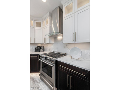 Welcome to an extraordinary, fully reimagined Colonial estate in - photo 14